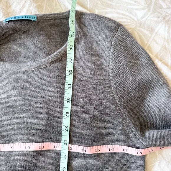Alice + Olivia Gray Belted Sweater Dress Medium/Large holiday Winter EUC - Picture 10 of 10